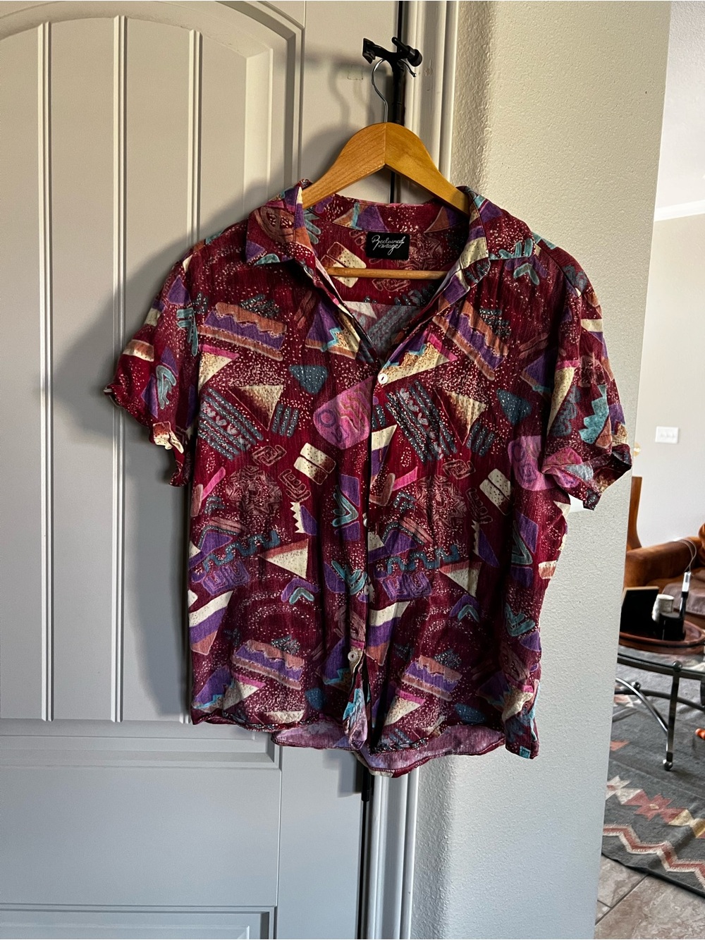 Vintage-Style Burgundy Patterned Short-Sleeve Shirt